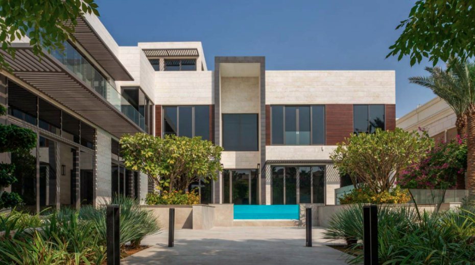 luxurious villa minimalist design by Designsmith